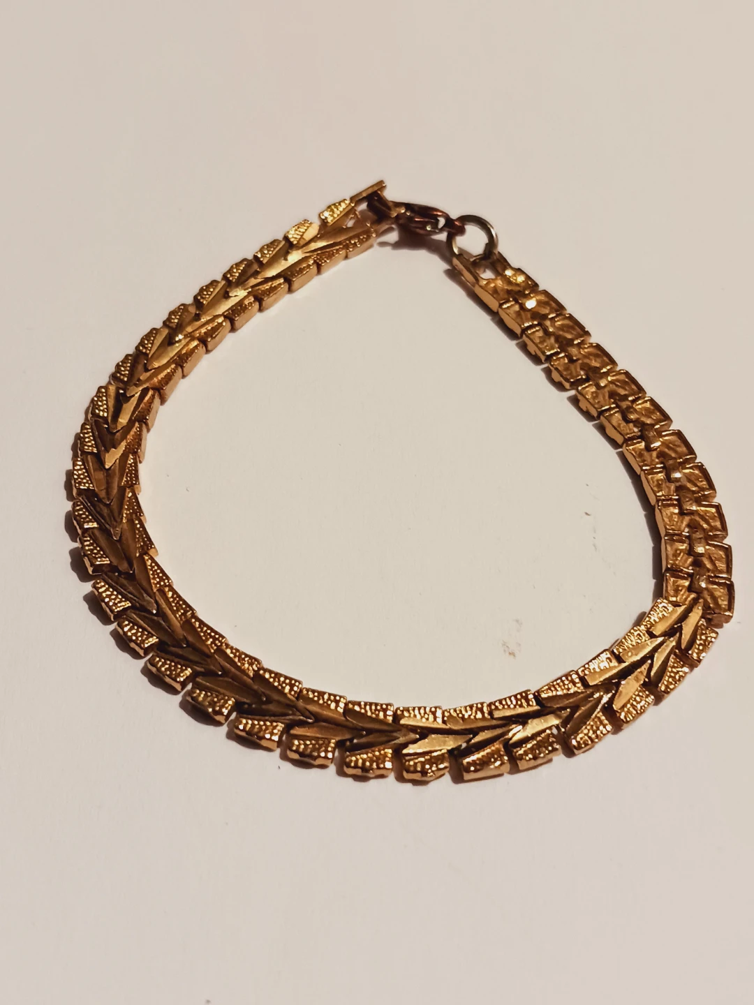 Beautiful  Classic Vintage Gold Tone Bracelet