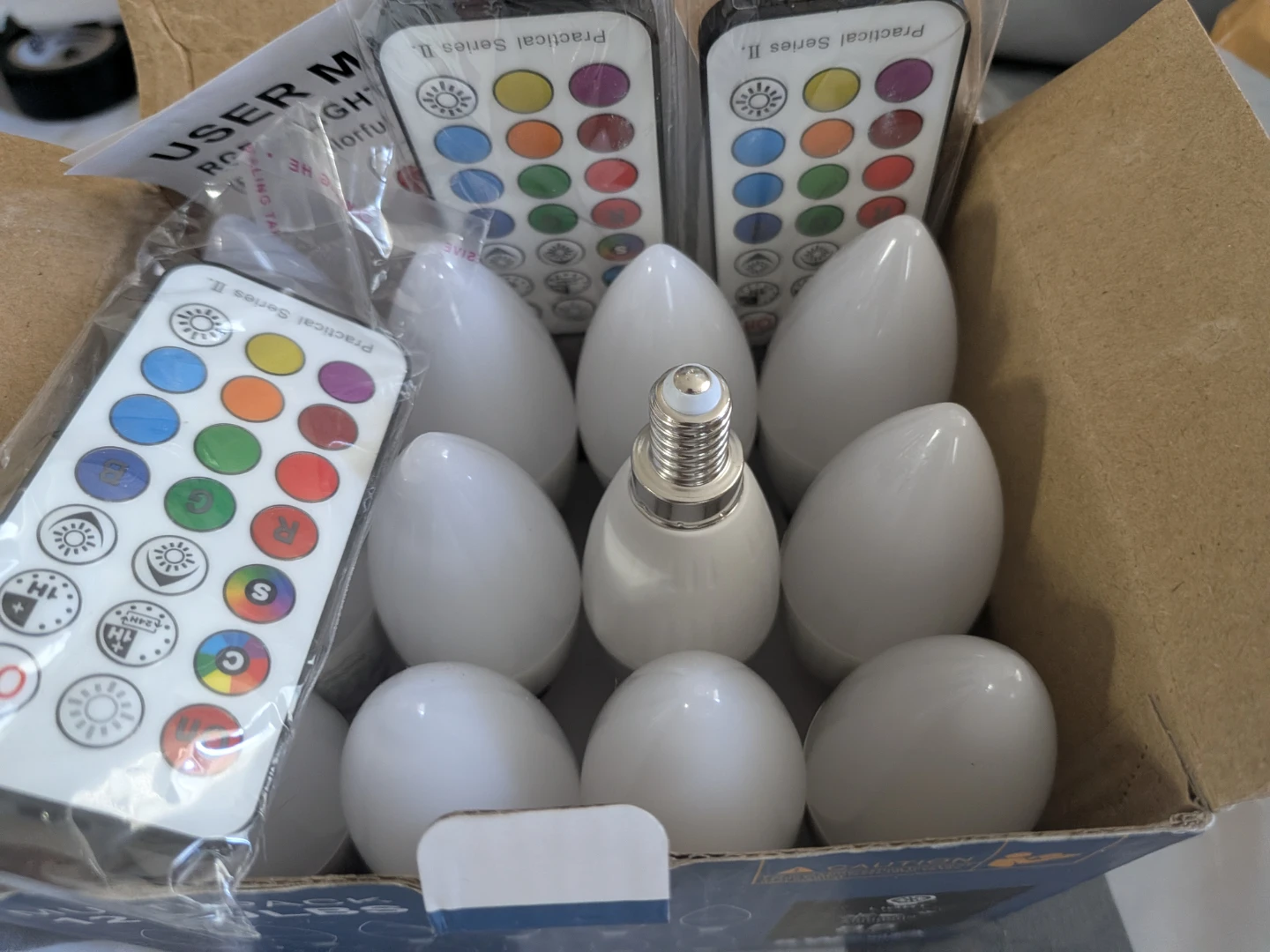 Multi-Pack 12 LED Bulbs