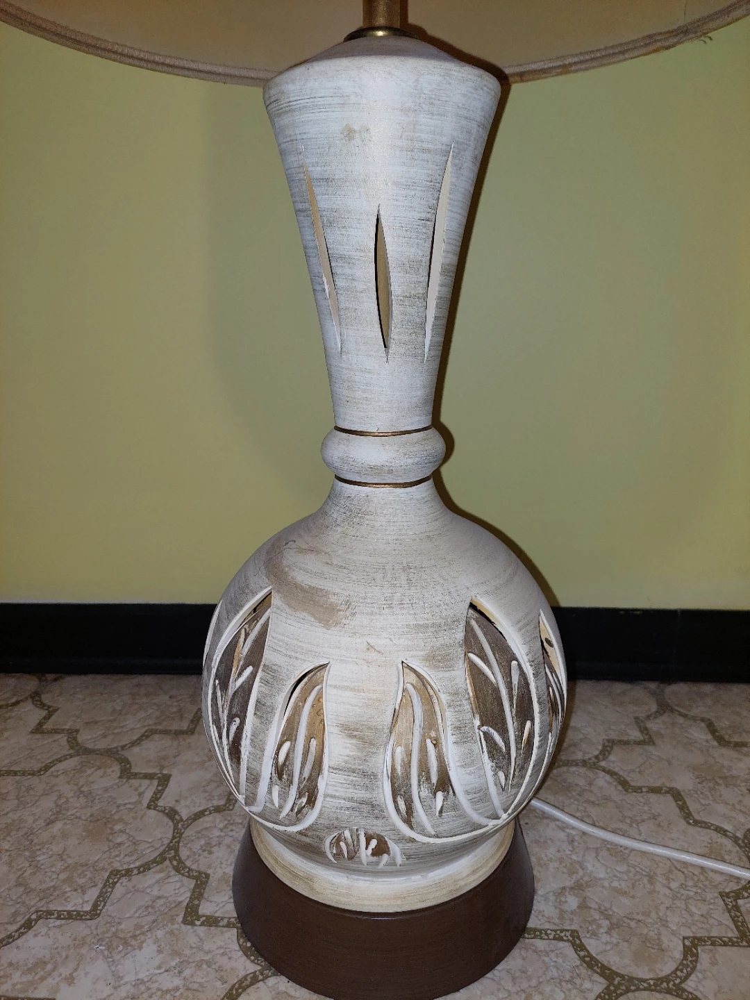 Vintage Ceramic Table Lamp with Cutout Design - photo 2
