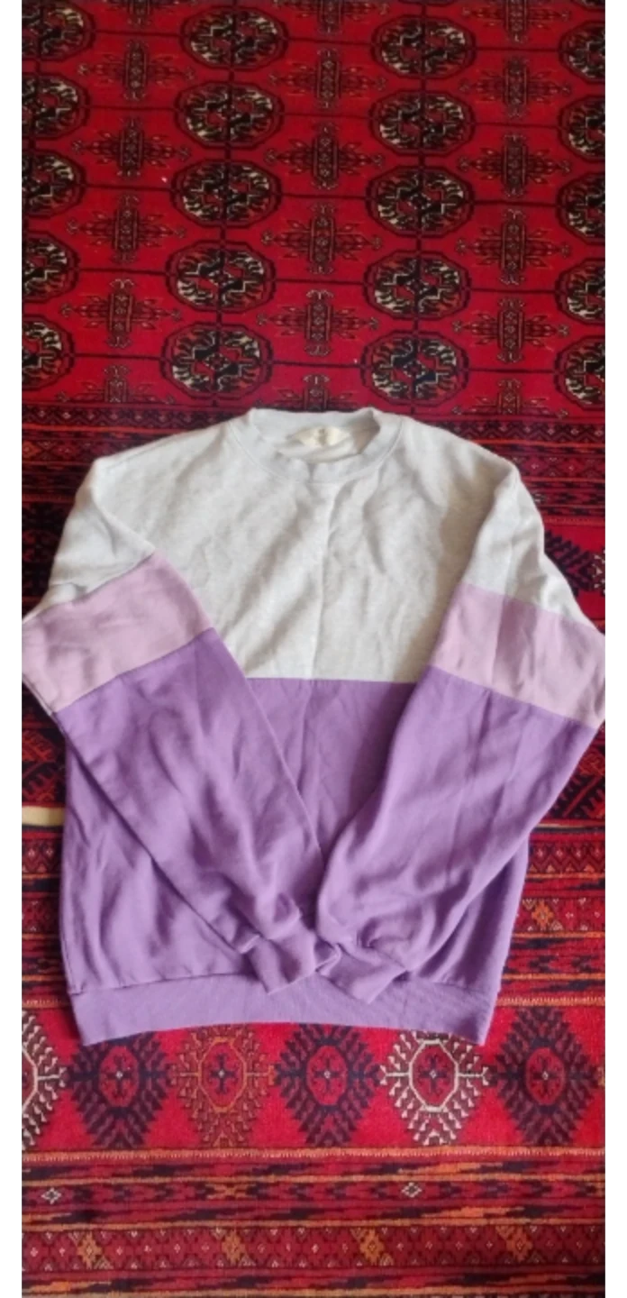 H&M Grey and Lavender Crewneck