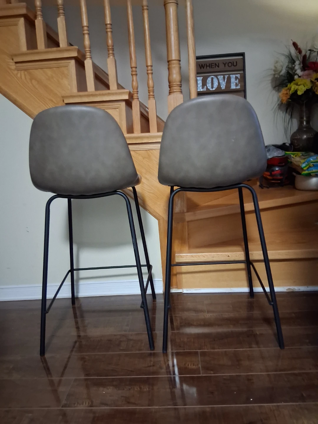 Elegant Grey Faux Leather Bar Stools - photo 3