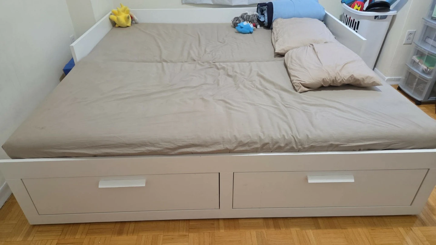 White Daybed with Storage Drawers - photo 2