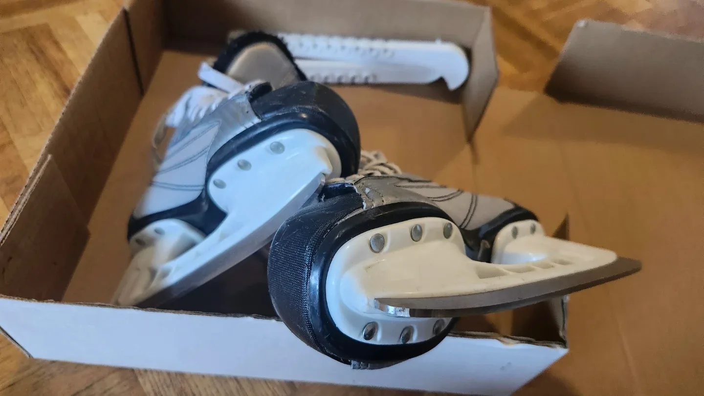 Bauer Hockey Skates - photo 2