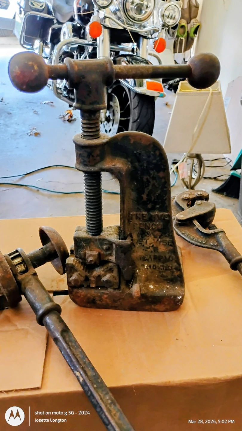 Vintage Prentiss Vise with Pipe Jaws - photo 3
