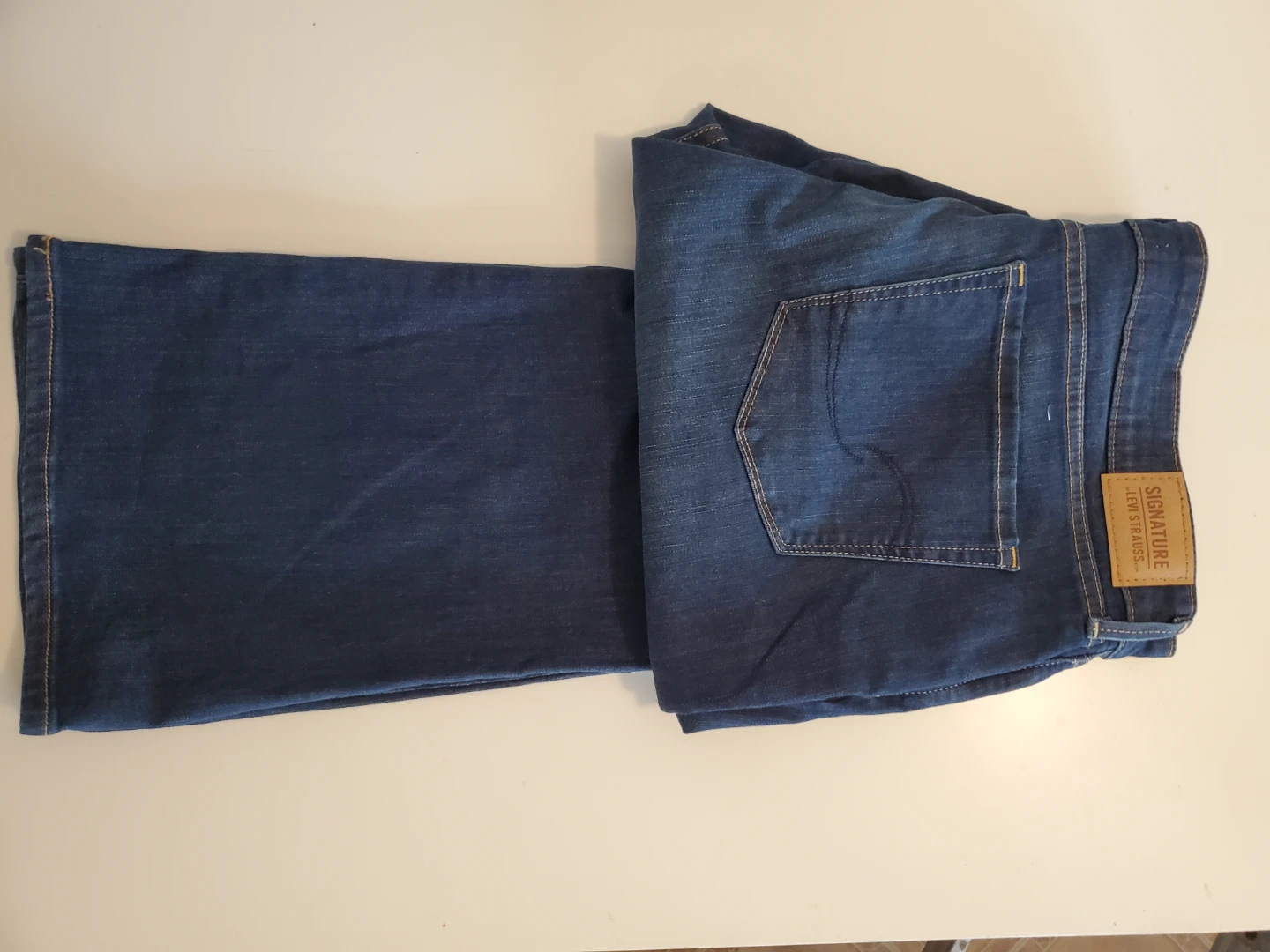 Levi Strauss Mid-Rise Bootcut Women's Jeans...NWT