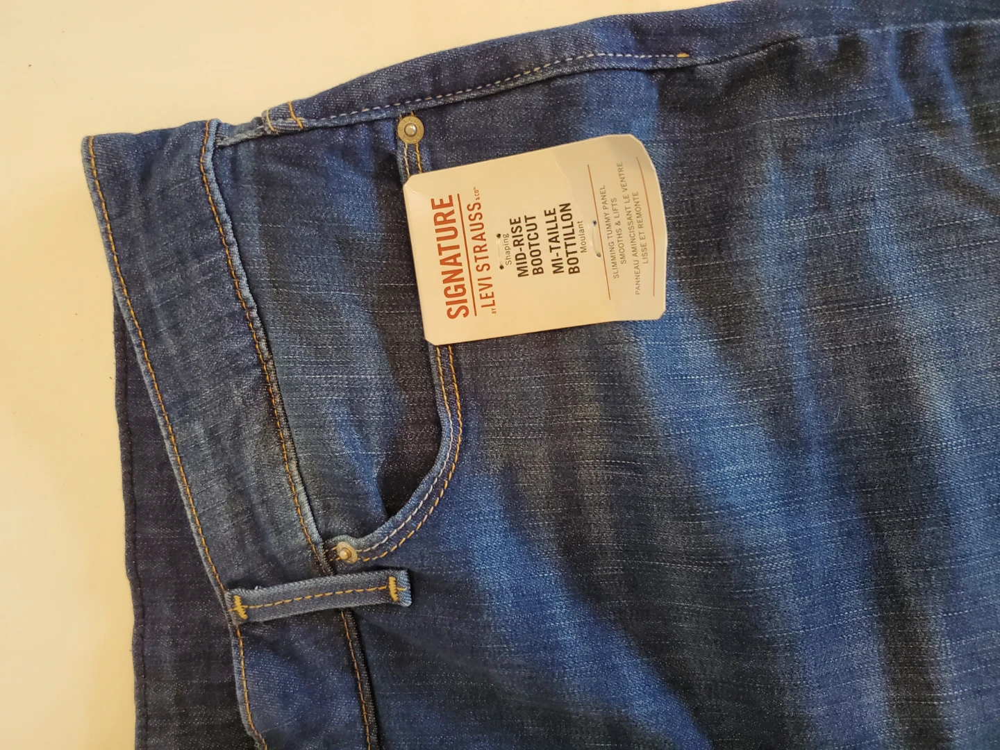 Levi Strauss Mid-Rise Bootcut Women's Jeans...NWT - photo 4