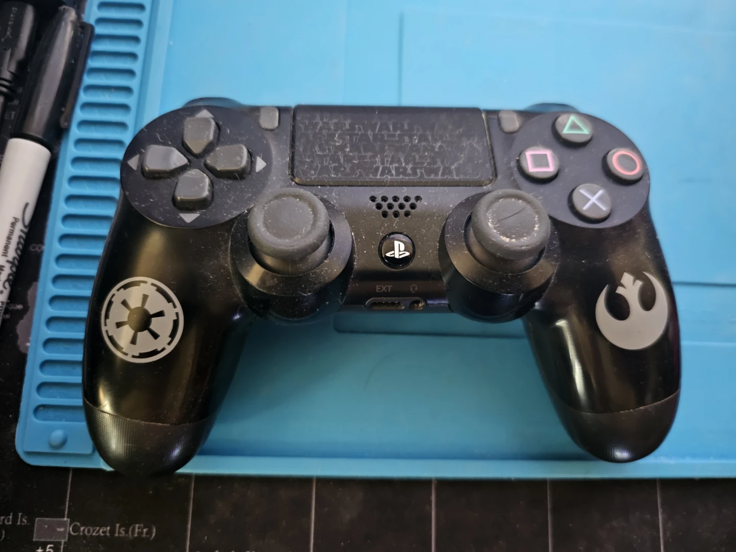Ps4 Star Wars Special Edition Controller with charging cable