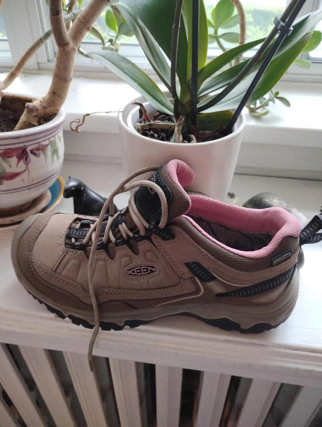 New Womens Keen Hiking Boots