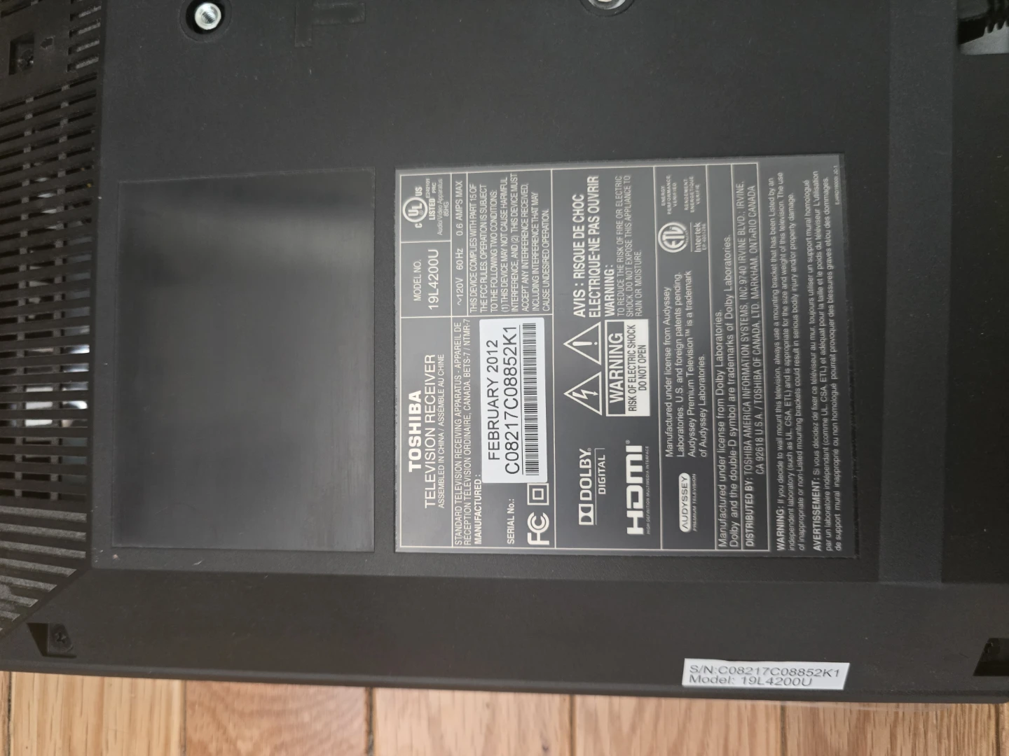 Toshiba 19" LCD Television - photo 4