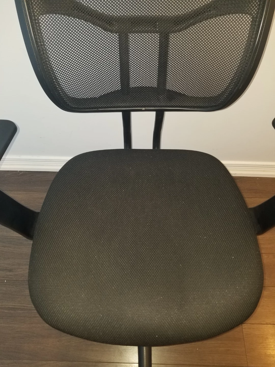 Black Mesh Office Chair with wheels