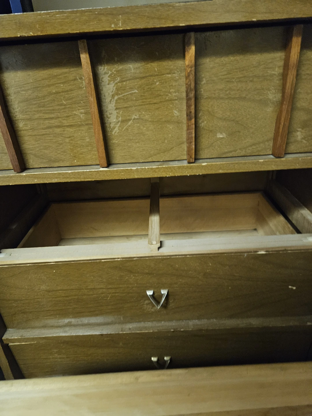 Wooden dresser with 4 drawers - photo 4