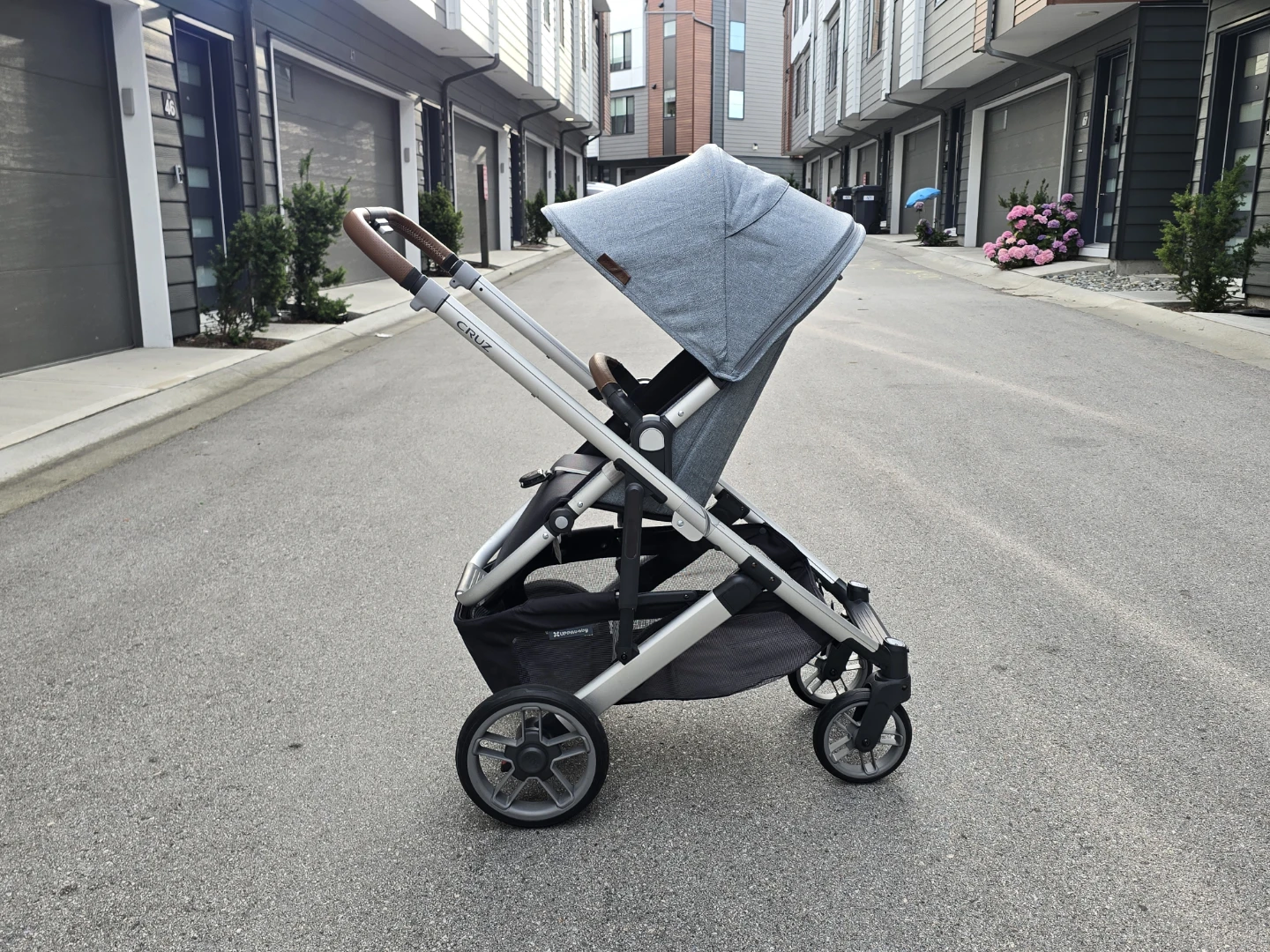 Freshly Washed, UPPAbaby Vista V2 Stroller, Grey - photo 2
