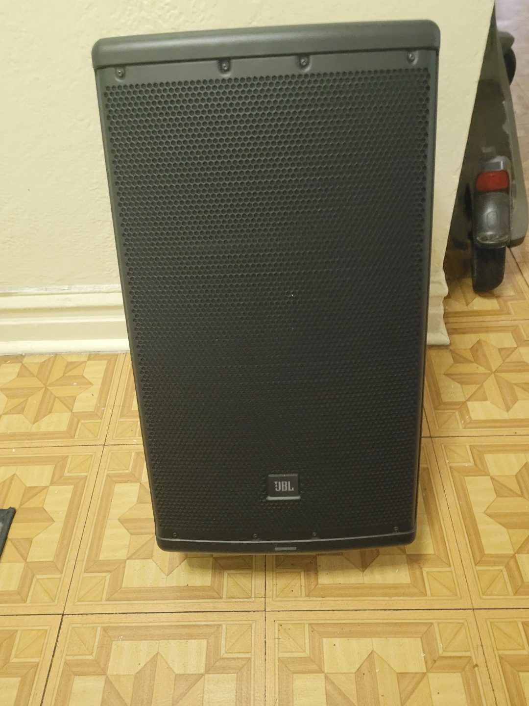 JBL EON 612 Powered Speaker