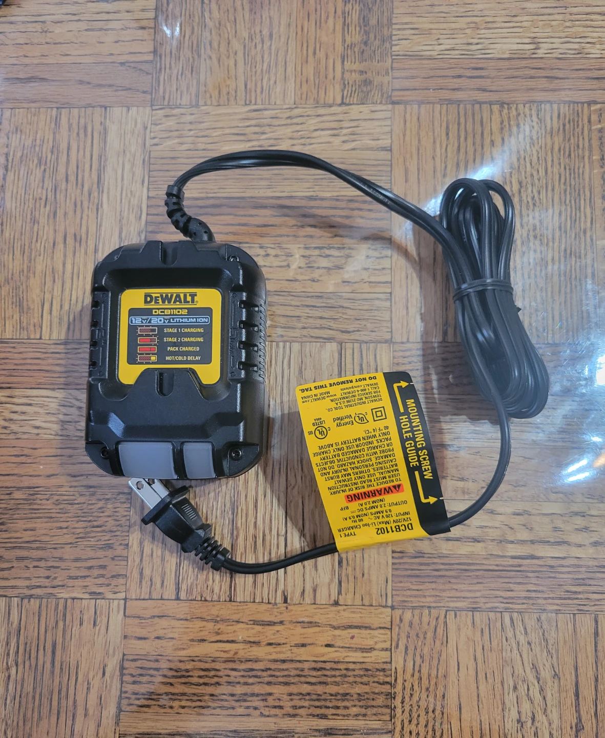 NEW DeWalt DCB102 12V/20V MAX Lithium-Ion Battery Charger