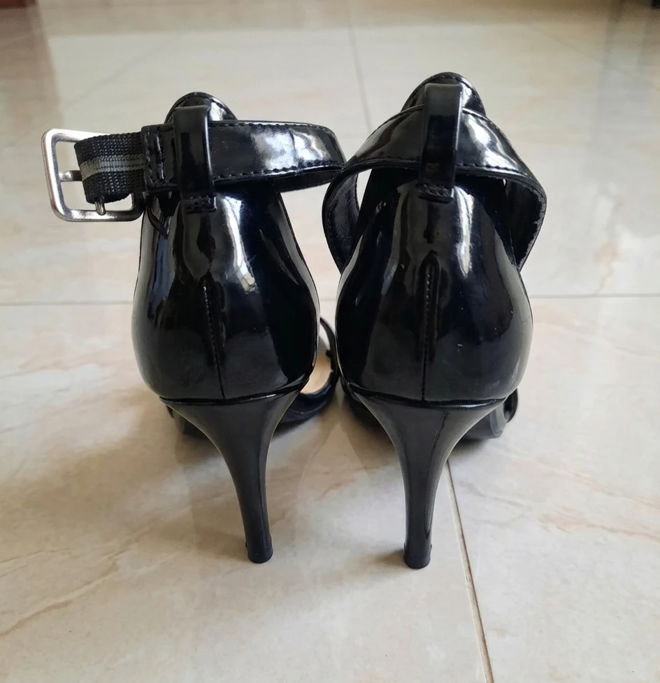 Steve Madden Black Patent Heels with Ankle Strap - photo 3