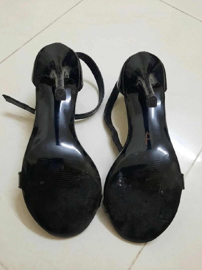 Steve Madden Black Patent Heels with Ankle Strap - photo 5