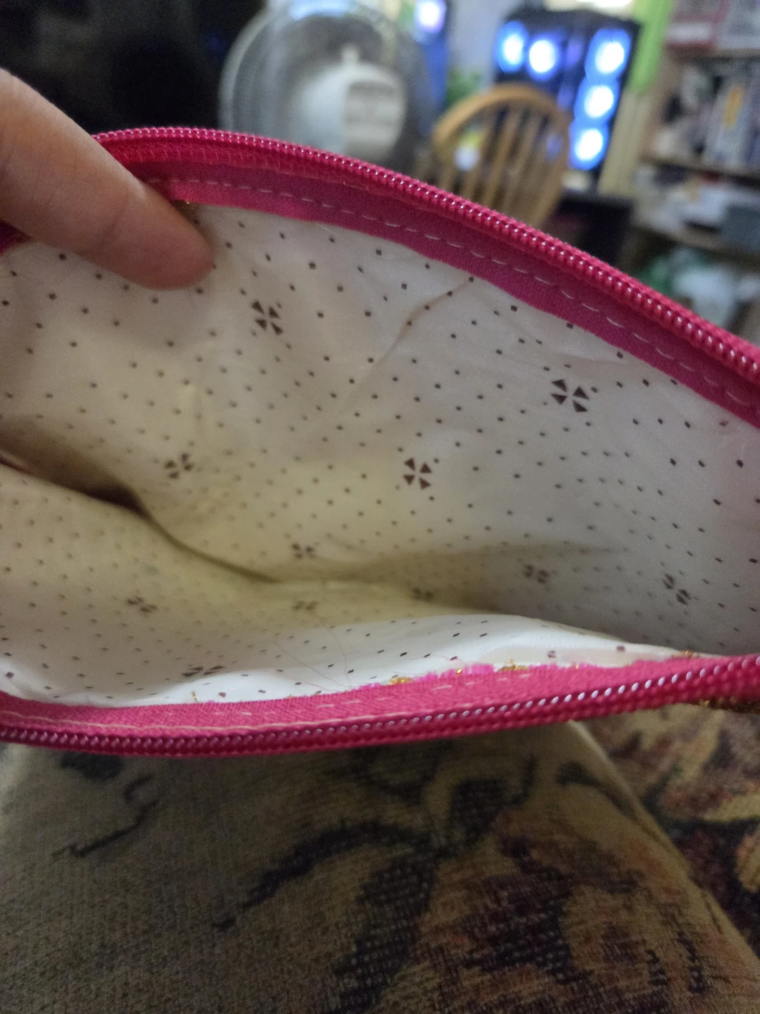 Pink sequined clutch bag - photo 2