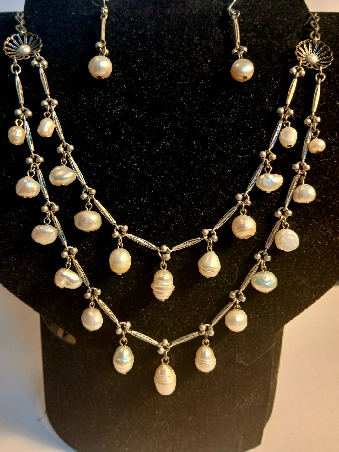 Pearl Necklace and Earring Set - photo 3