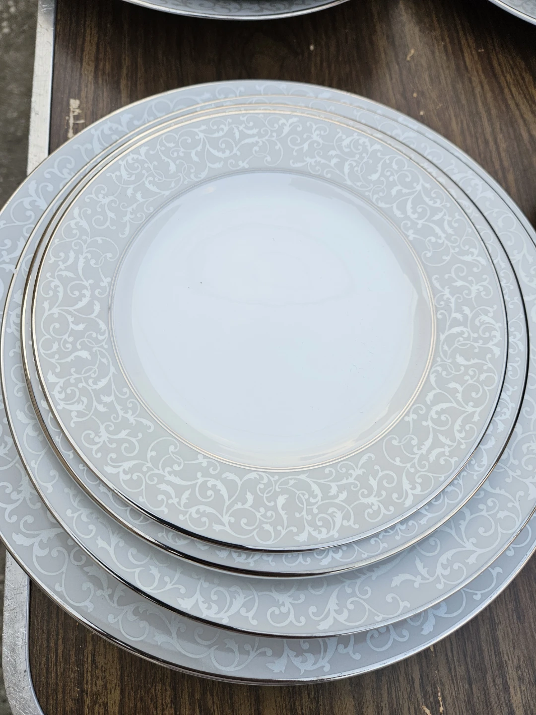 100 pieces mikasa dinnerware set - photo 3