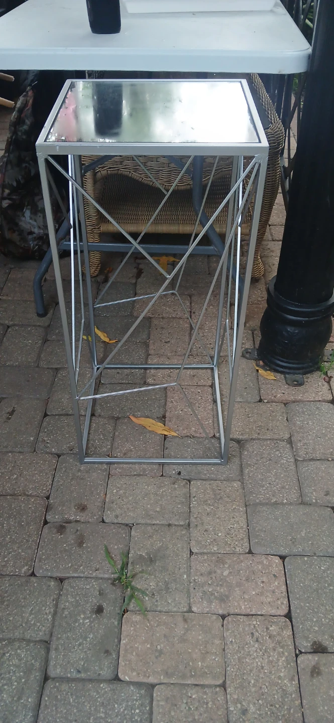 Modern Metal and Mirrored Accent Table - photo 4