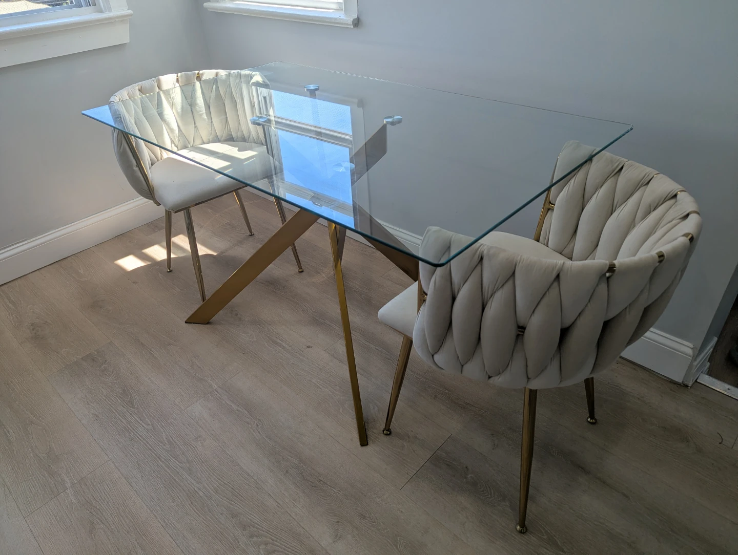 MOVING SALE: Glass Dining table & 2 Velvet Chairs - photo 2