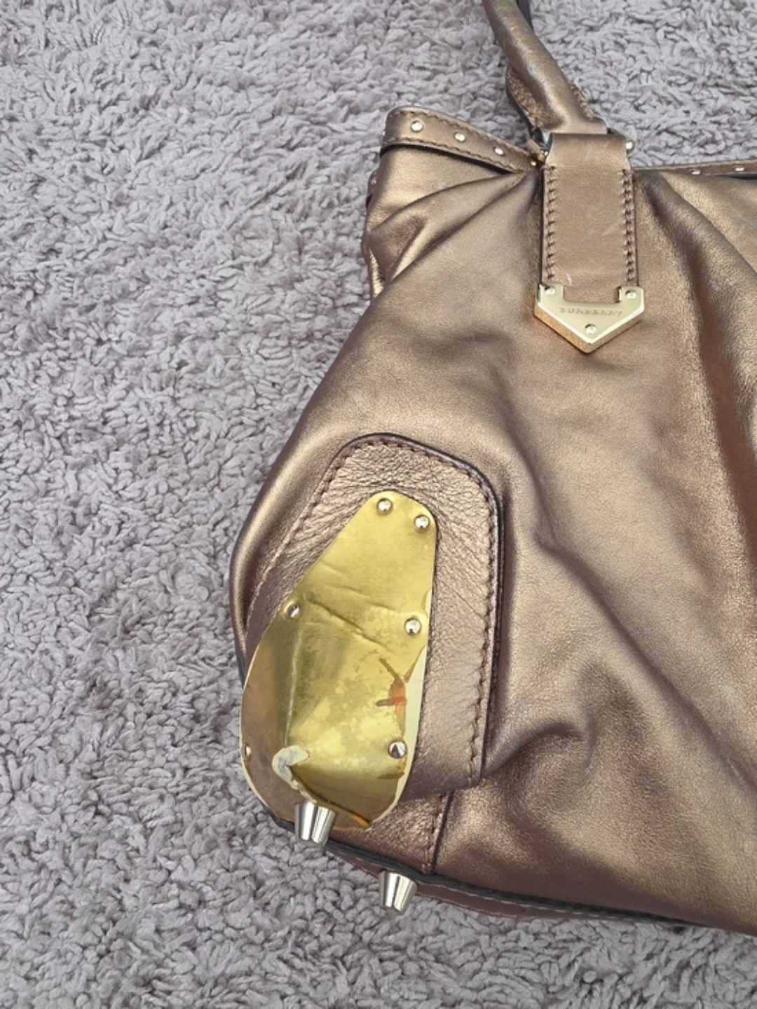 Burberry Gold Shoulder Bag - photo 5