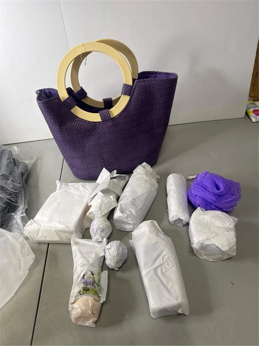 Spa Luxetique Lavender Bath Gift Set with Tote Bag