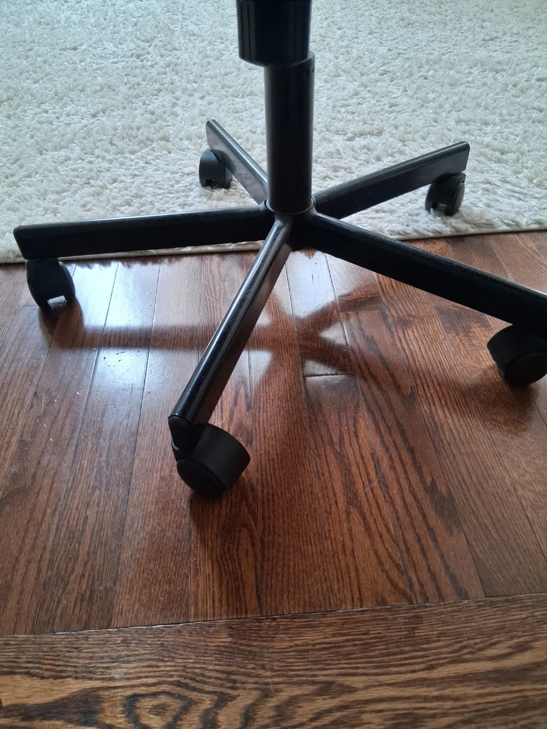 Black Office Chair - photo 4