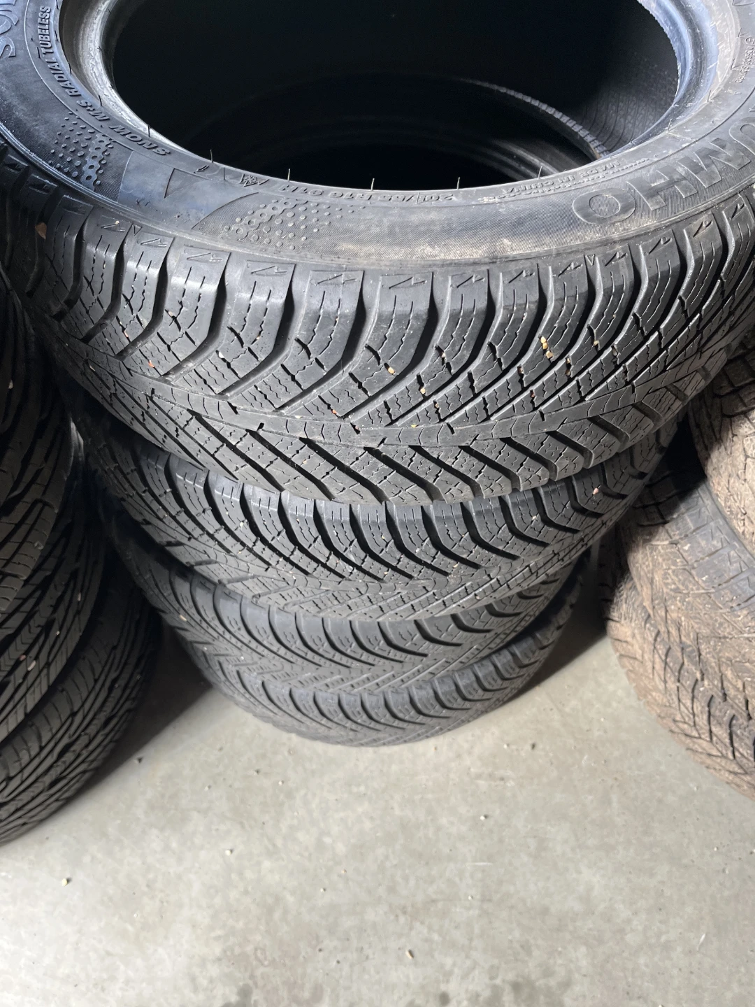 Kumho Solus 205/55R16 4 Seasons Tires (Set of 4)