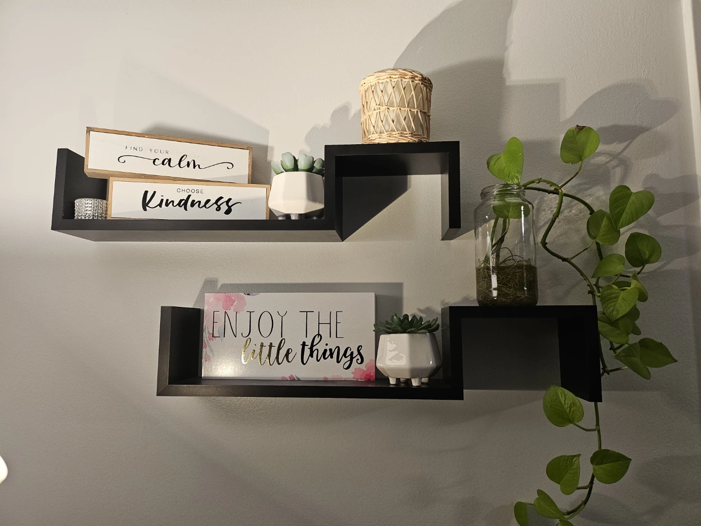 Decorative Wall Shelves - photo 2