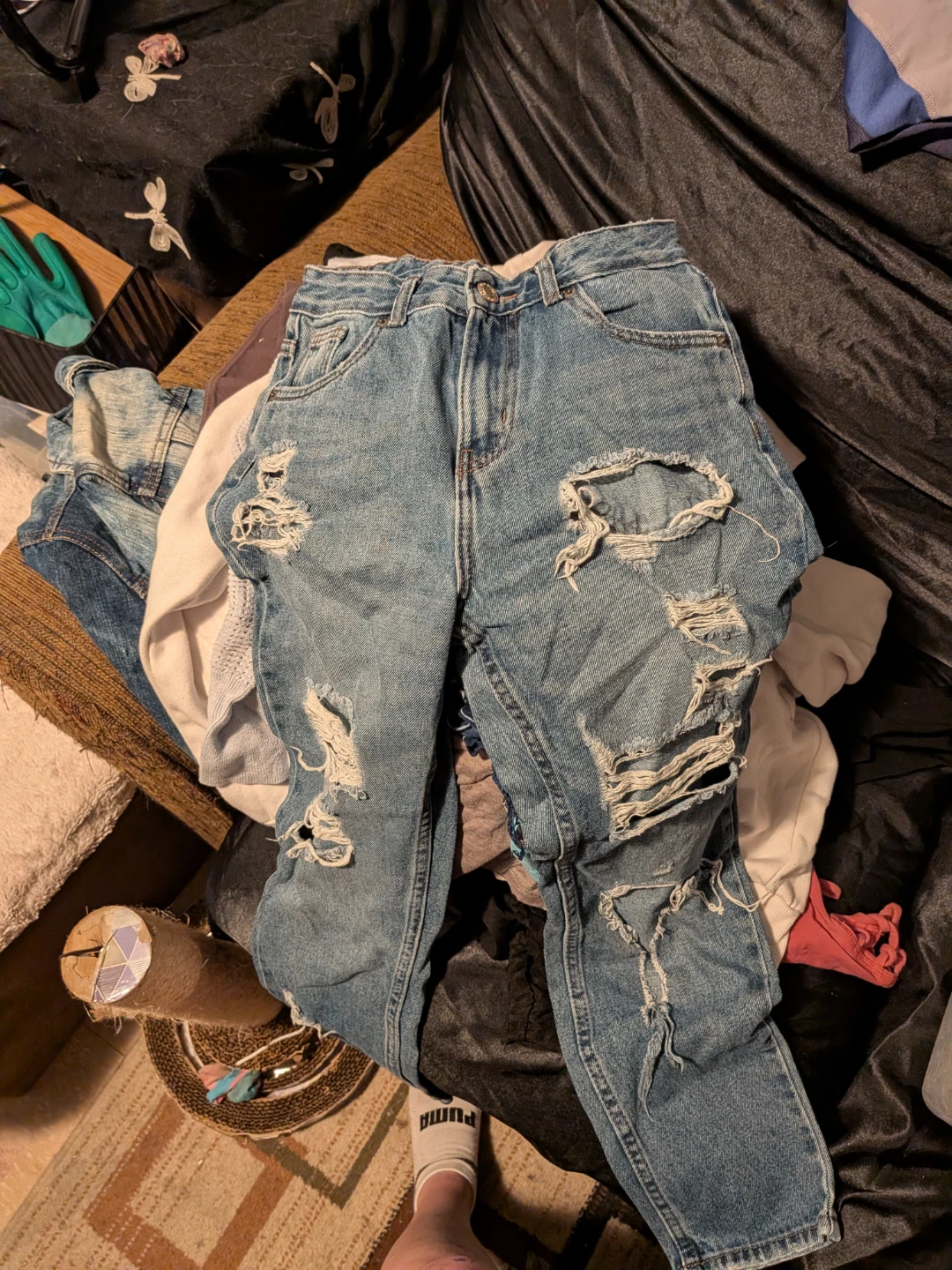 Bag of assorted clothing - photo 4