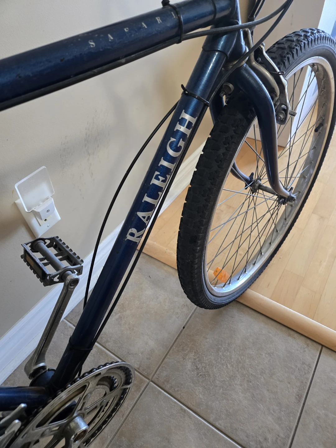 Raleigh Safari Bike with Bike Lock - photo 3