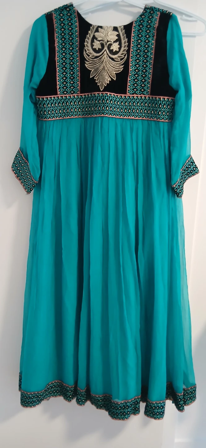 Elegant Anarkali 3 Piece Suit Teal, brand new