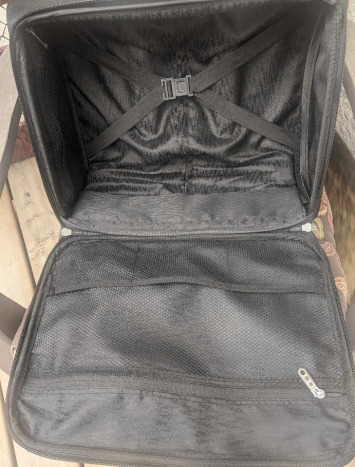 Mak's 2 wheel carry on rolling bag - photo 3