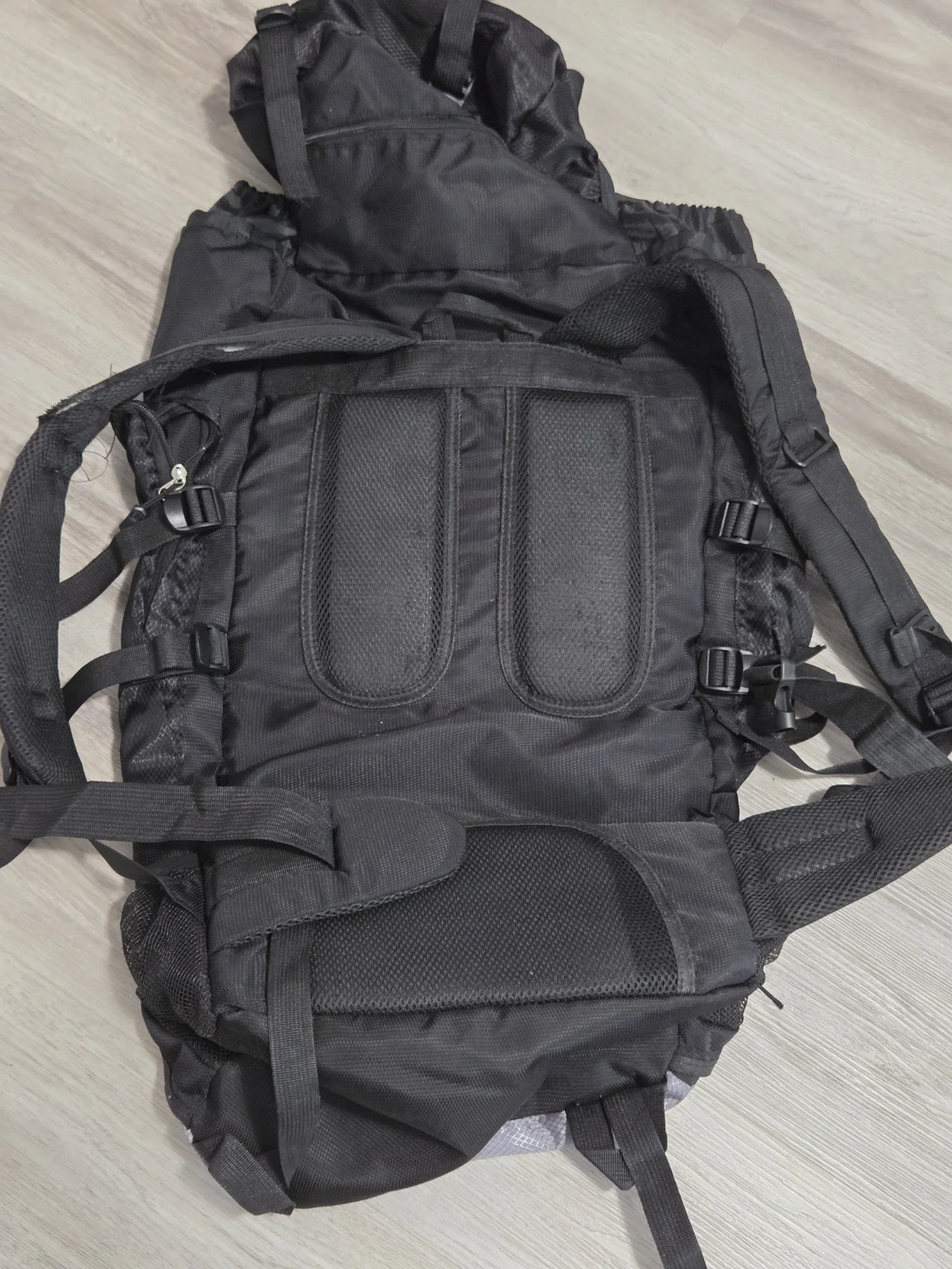 Black Hiking Backpack - photo 2