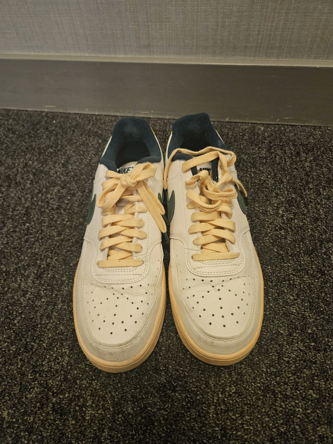 Nike Air Force 1 Low (US 9.5) - photo 2