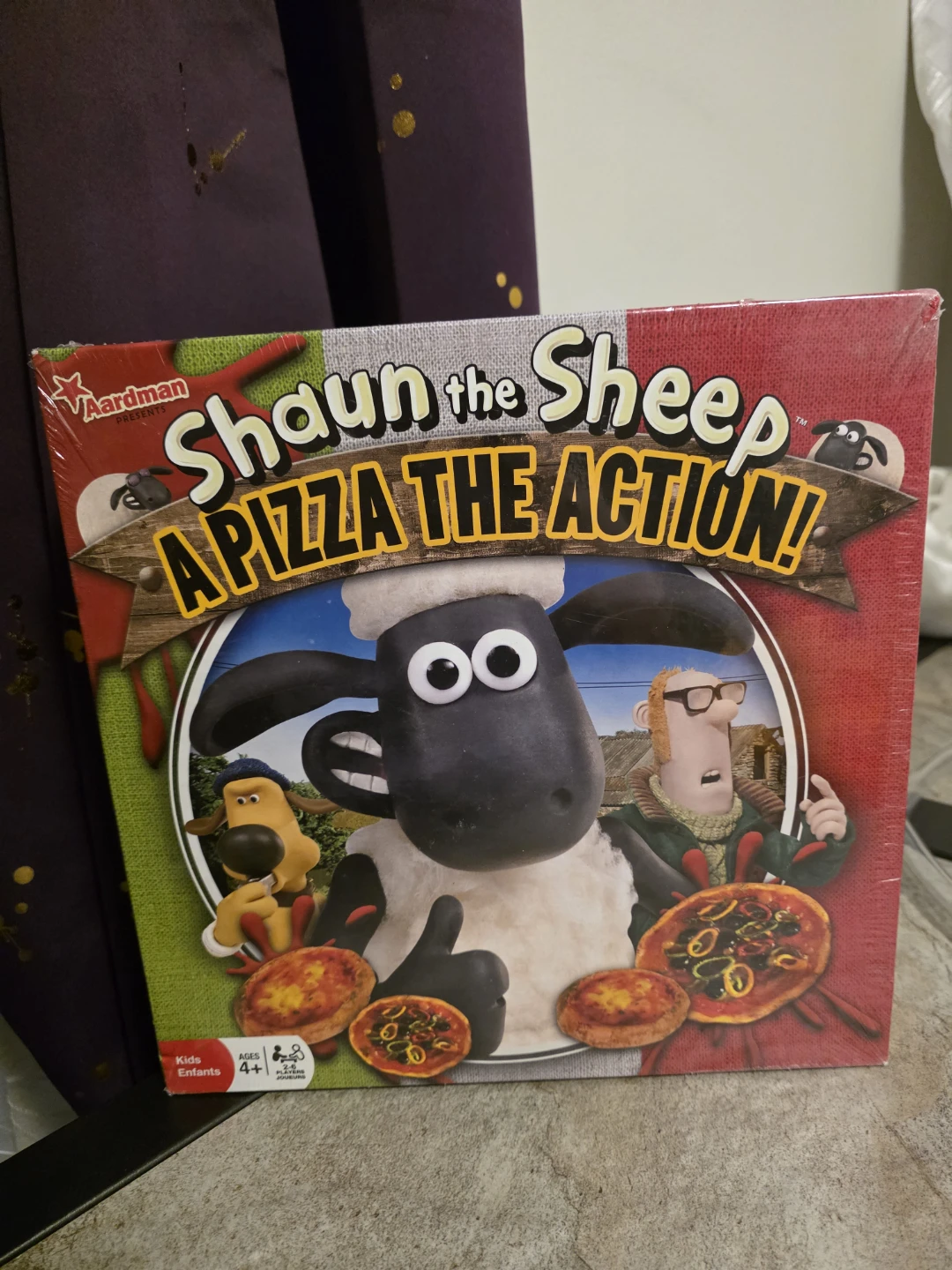 Shaun the sheep pizza gameboard brand new