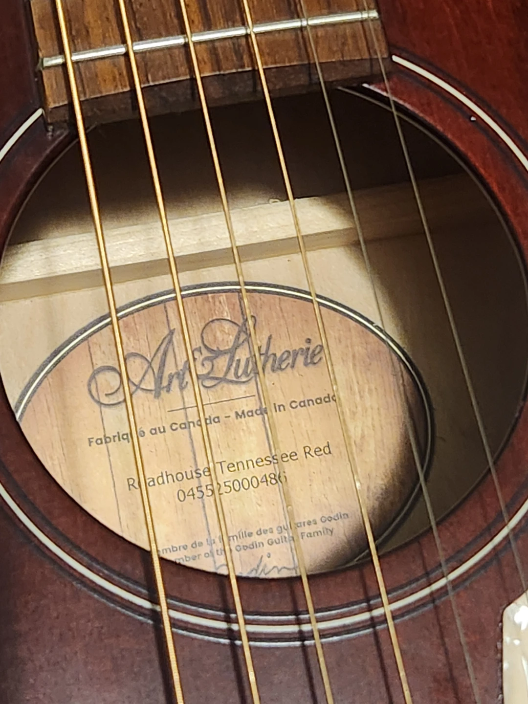 Art & Lutherie Roadhouse Parlor Guitar (Tennessee Red) - Bundle - photo 2