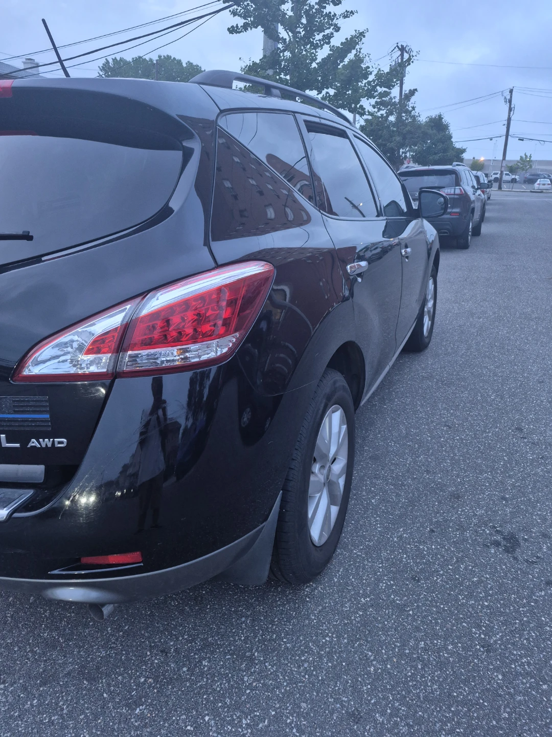 Black Nissan Murano AWD