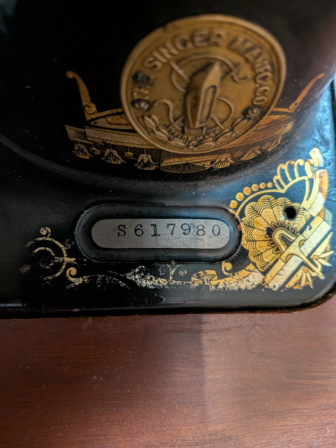 Antique Singer Sewing Machine - photo 2
