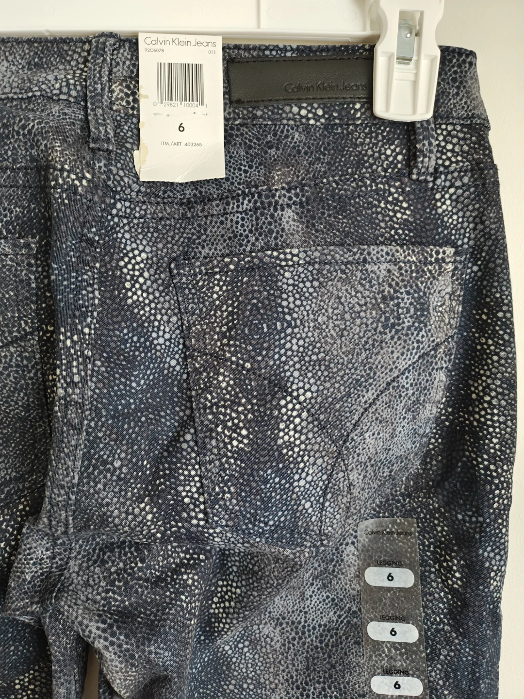 Calvin Klein Jeans Women's Snake Print Skinny Pants Size 6 - photo 4