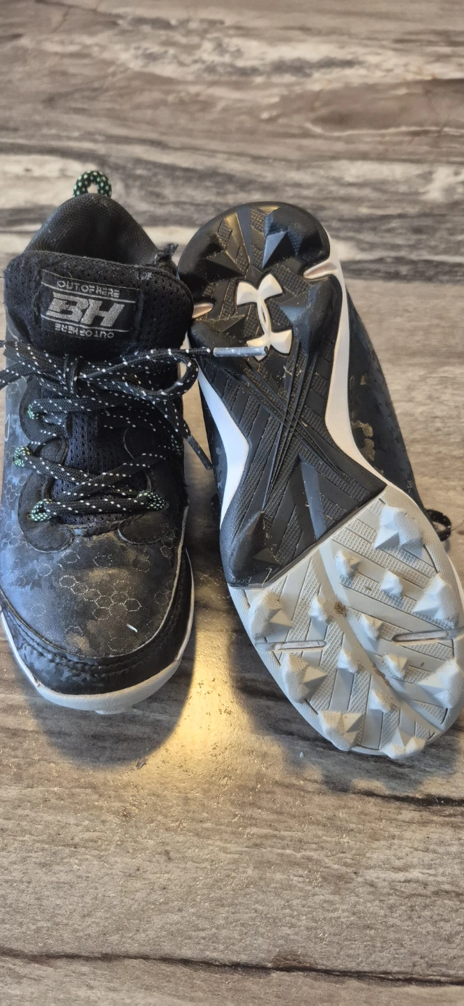 Under Armour Youth Baseball Cleats - photo 2