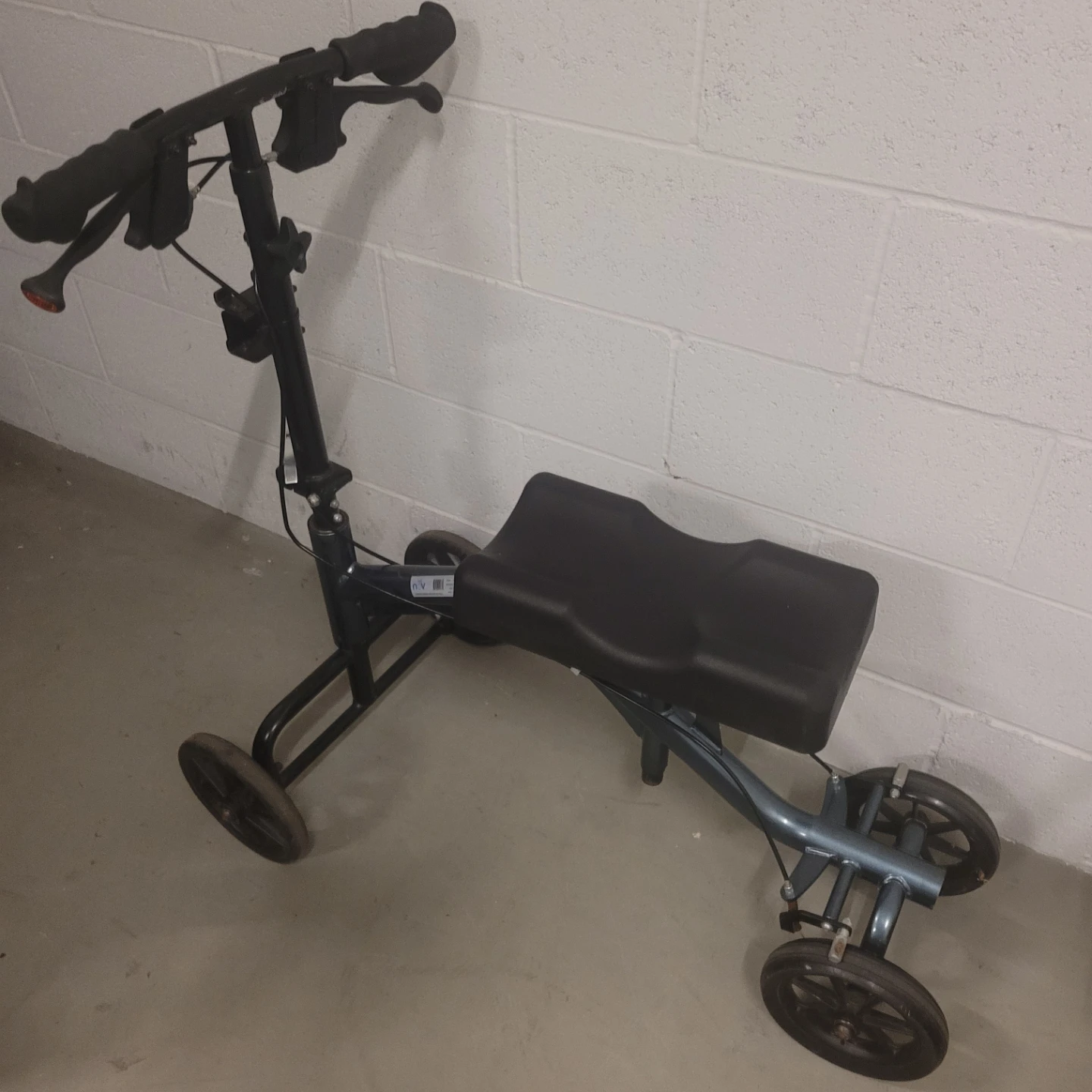 NOV Turning Knee Walker HD Tall