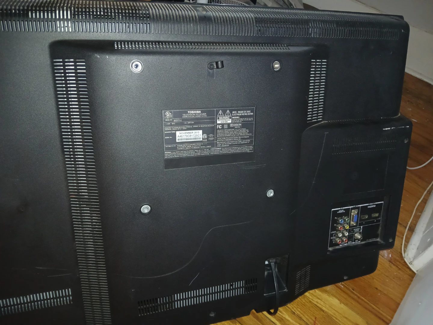Toshiba 32" Television Receiver (No Remote) - photo 4