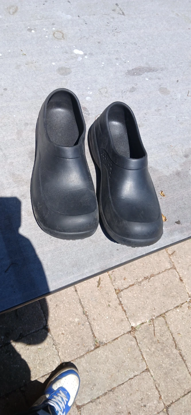 TredSafe Black Slip-Resistant Clogs