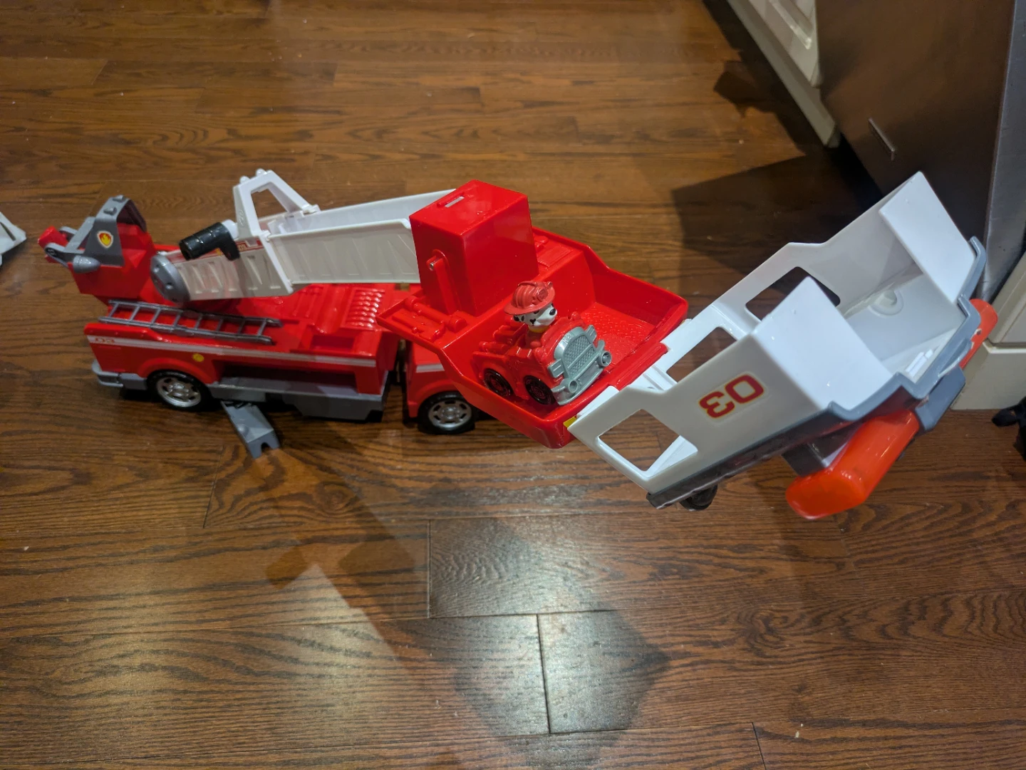 EUC PAW Patrol Ultimate Rescue Fire Truck with Extendable 2 ft. - photo 3