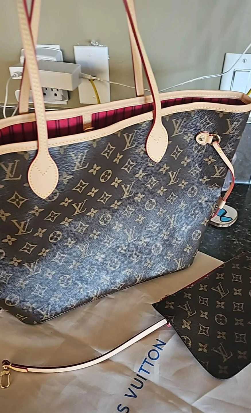 Louis Vuitton Neverfull MM Monogram Tote Bag