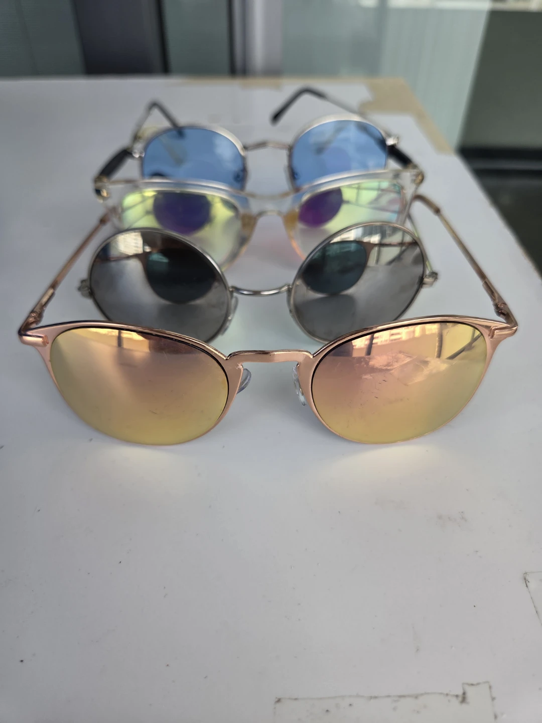 4 face glasses