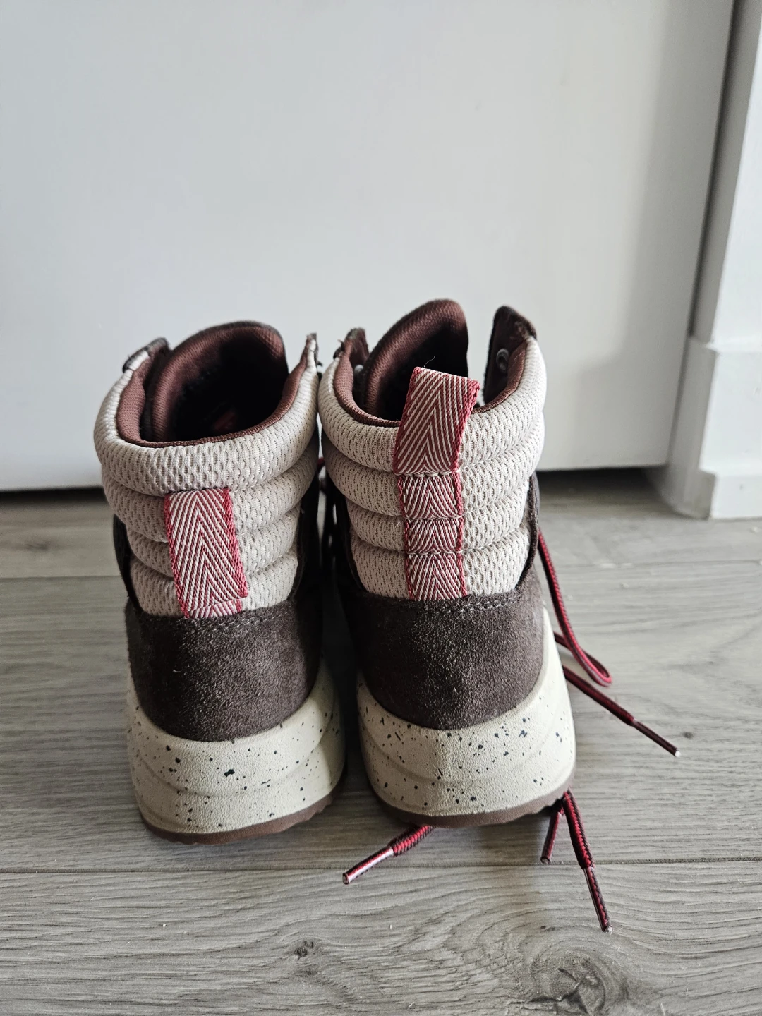 Brown Hiking Boots with Red Laces - photo 4