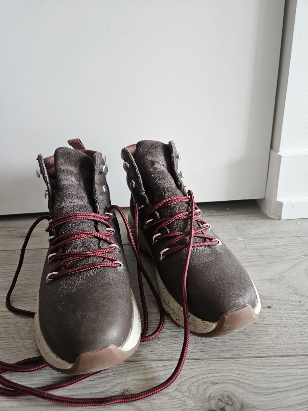 Brown Hiking Boots with Red Laces - photo 5